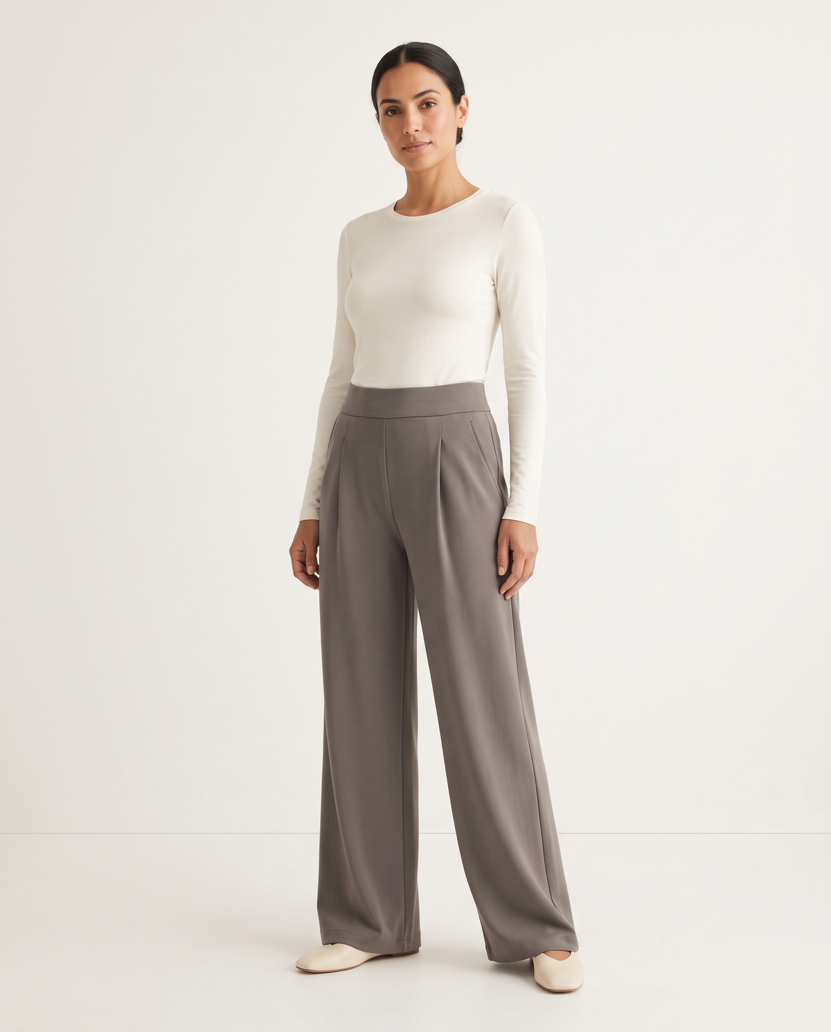 Pantalon 02 taille haute jambe large, coloris Gris orage, vue de face
